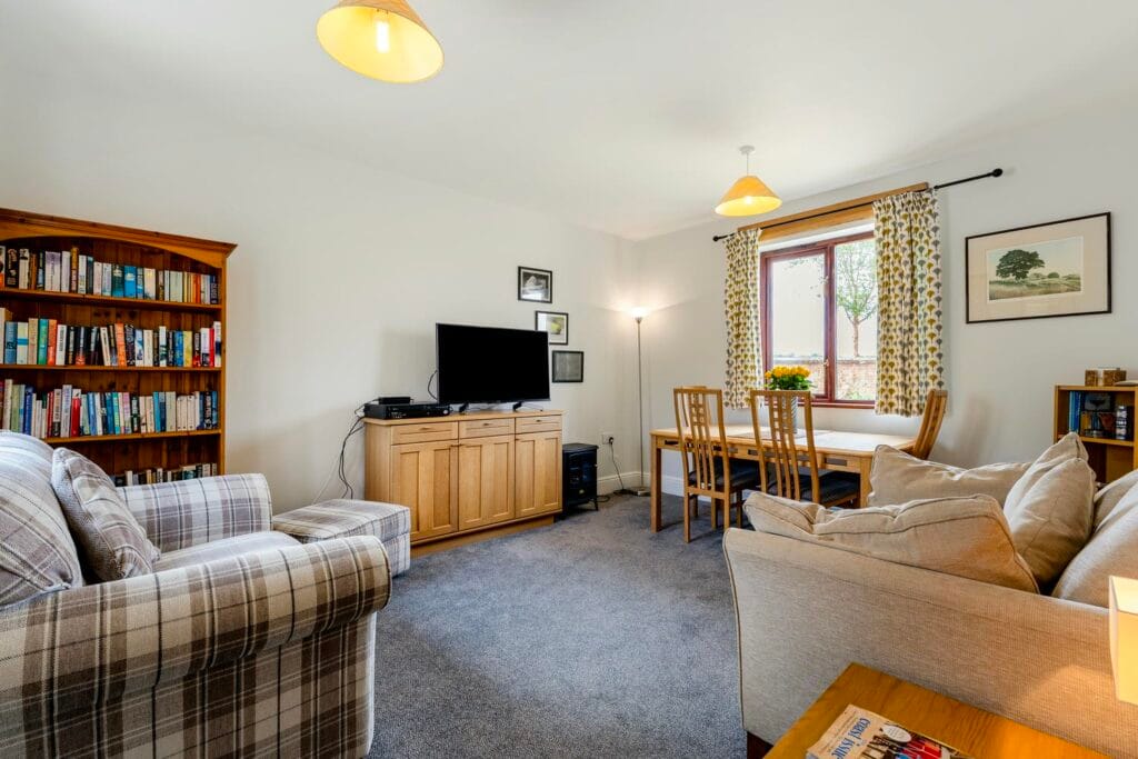 Annexe Living room/Dining Room (potential Bedroom 6)