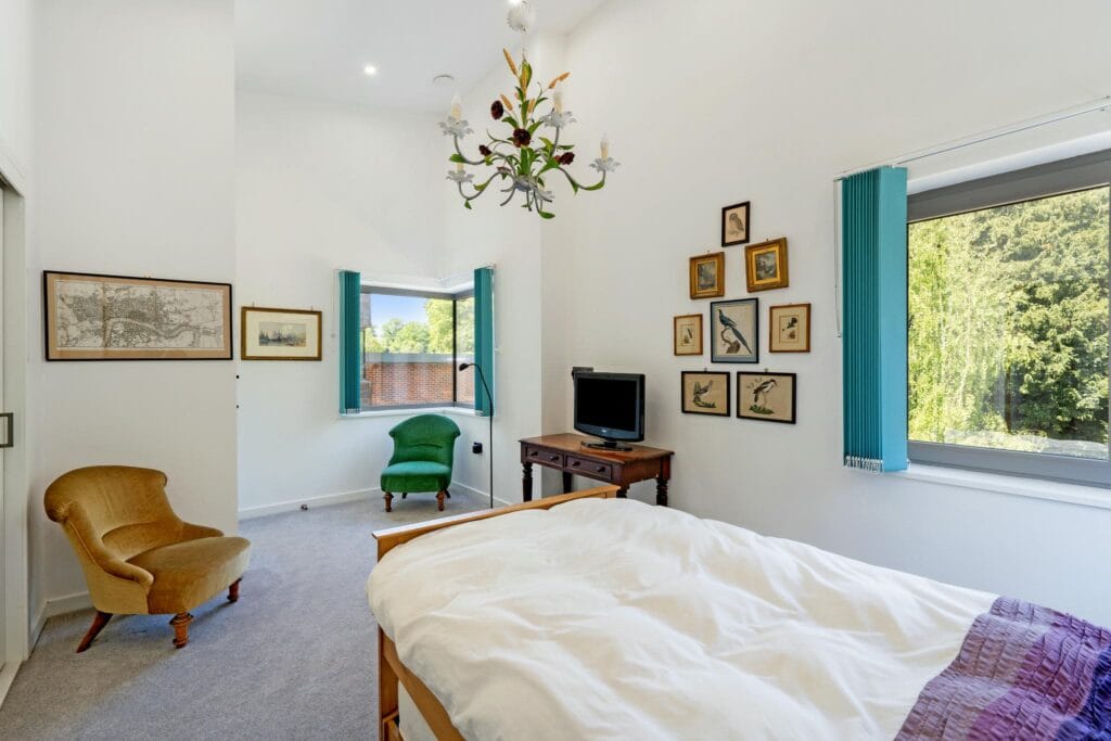 Bright guest bedroom with front aspect and ensuite.
