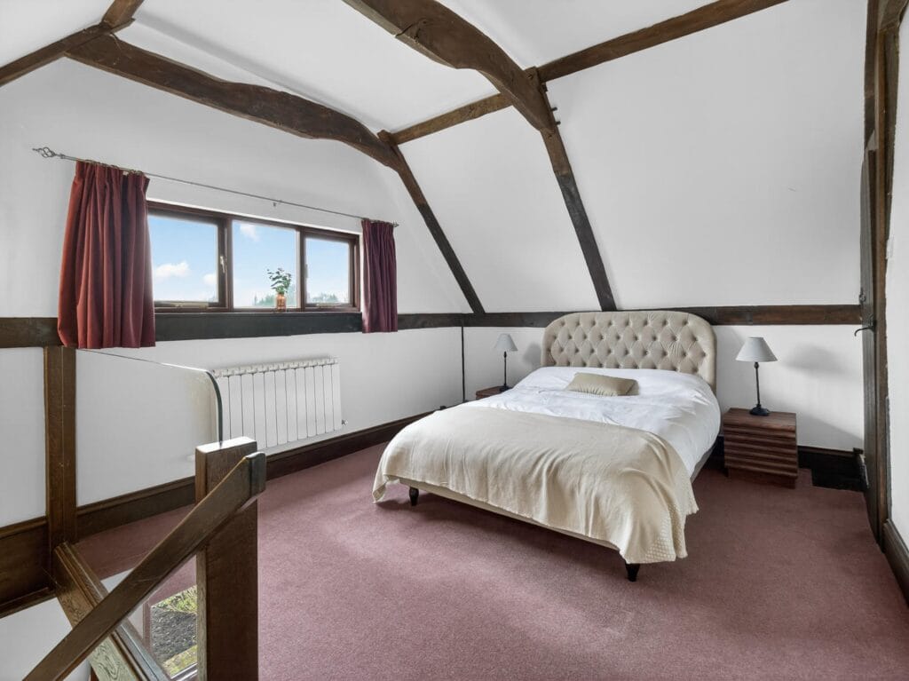 Beamed bedroom in annexe